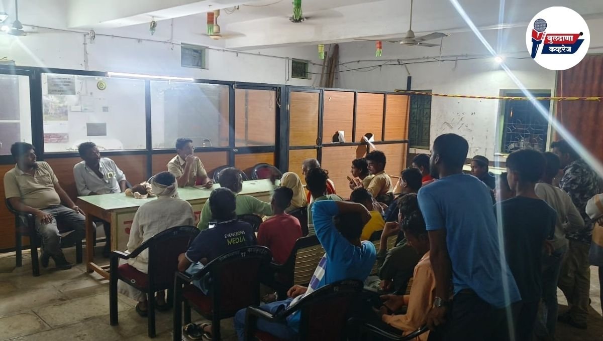 देऊळघाट येथे मोहरम सणानिमित्त शांतता बैठक पार पडली; ठाणेदार गजानन कांबळे यांनी केले मार्गदर्शन